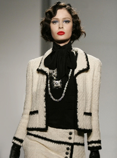 CHANEL Iconic Ivory Black Contrast Boucle Jacket